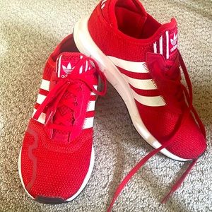 Boys Adidas sneaker size US 3. Worn once